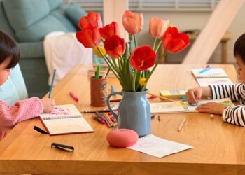 Học ngoại ngữ ở trẻ em